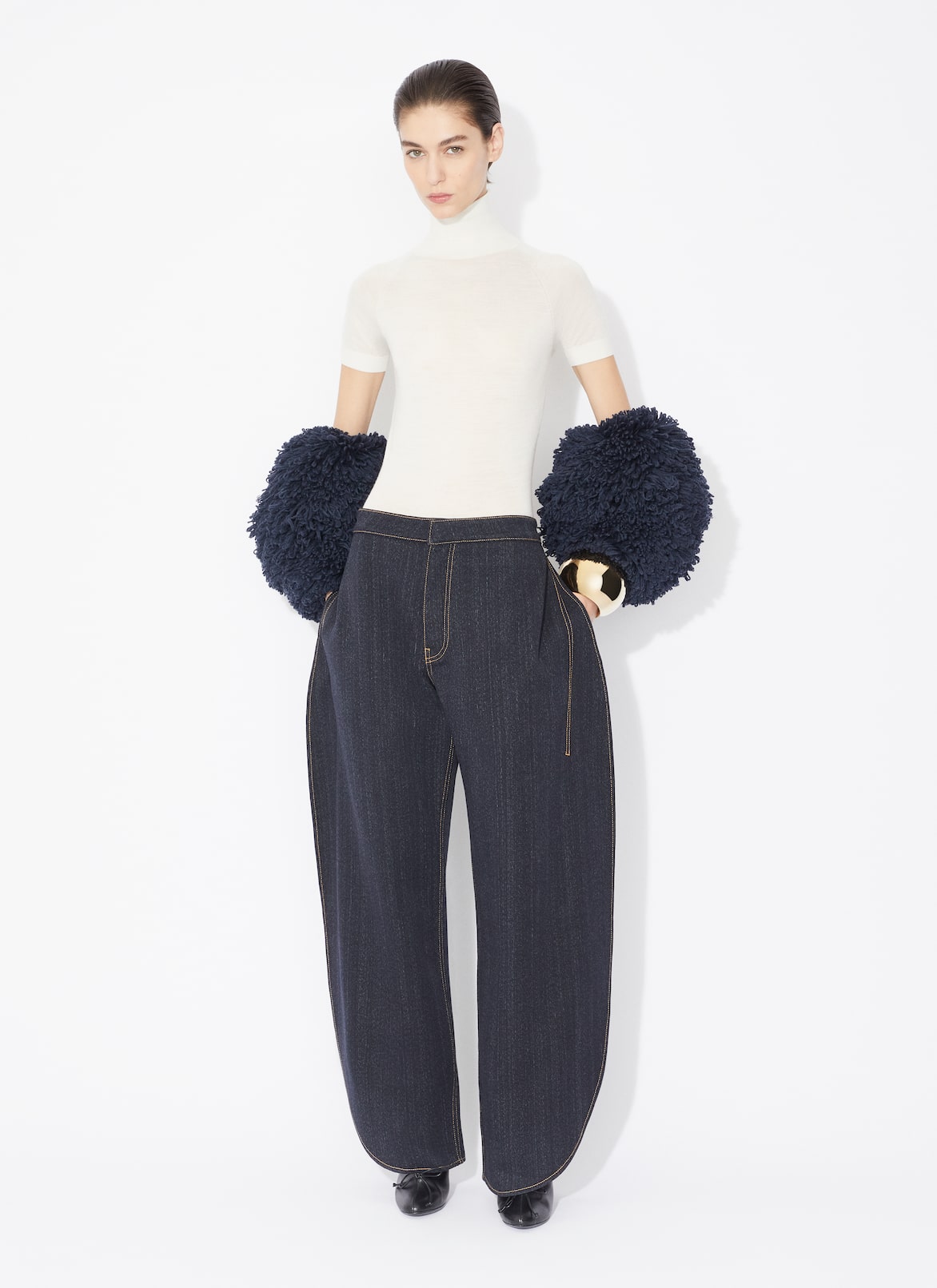 ROUND JEANS IN WOOL DENIM ALAÏA NIGHT BLUE ROUND JEANS IN WOOL DENIM